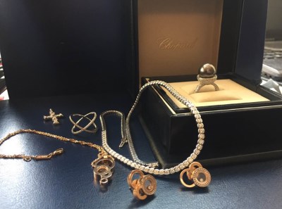 Cumpăram bijuterii de marcă